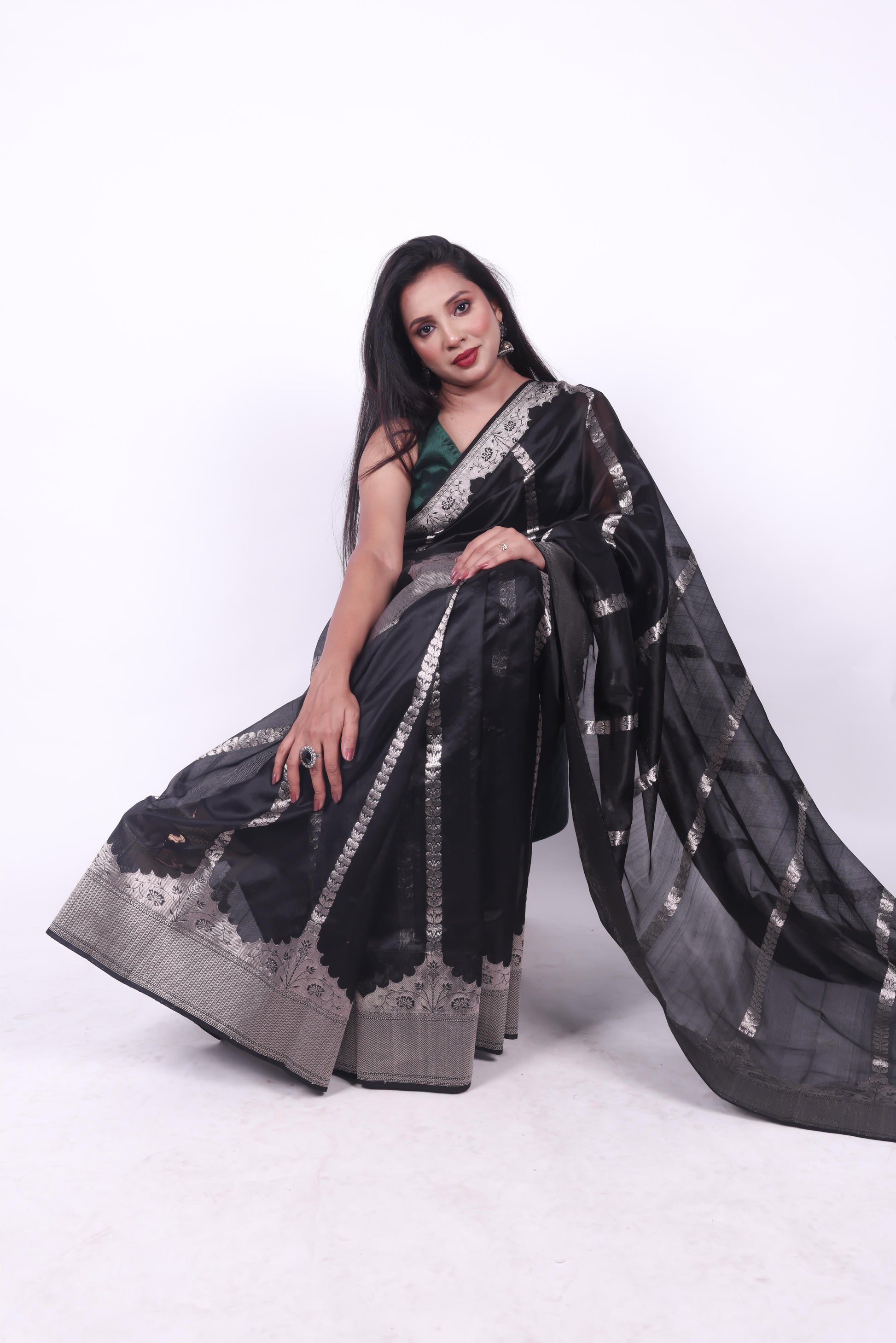 Black pure chanderi silk handwoven saree with eknaliya zaal and nakashi zari weave border,2